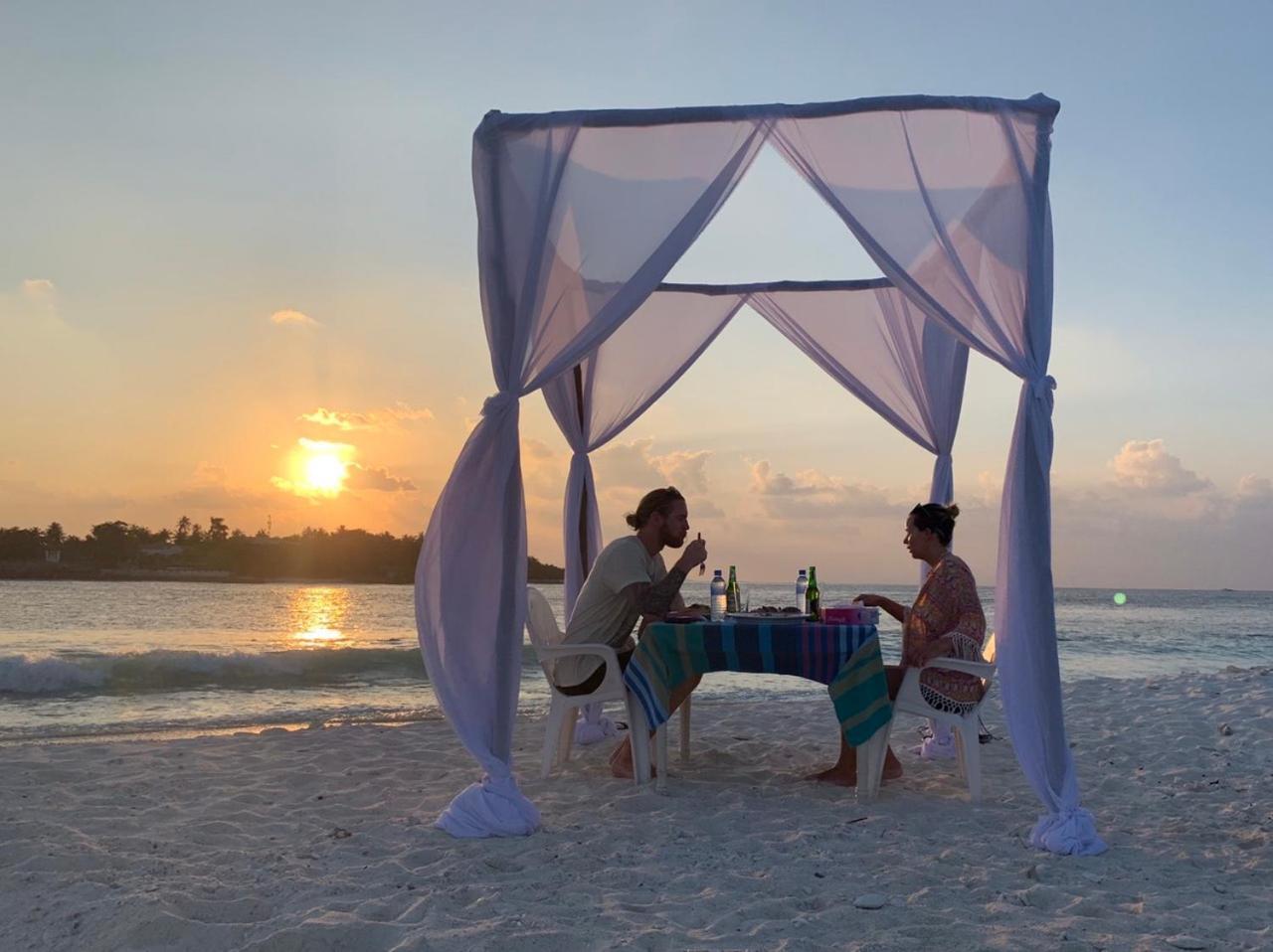 Molar Wave Hotel Himmafushi Exterior photo