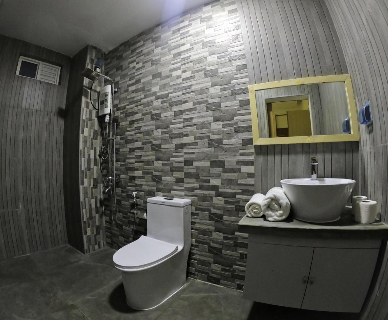 Molar Wave Hotel Himmafushi Exterior photo